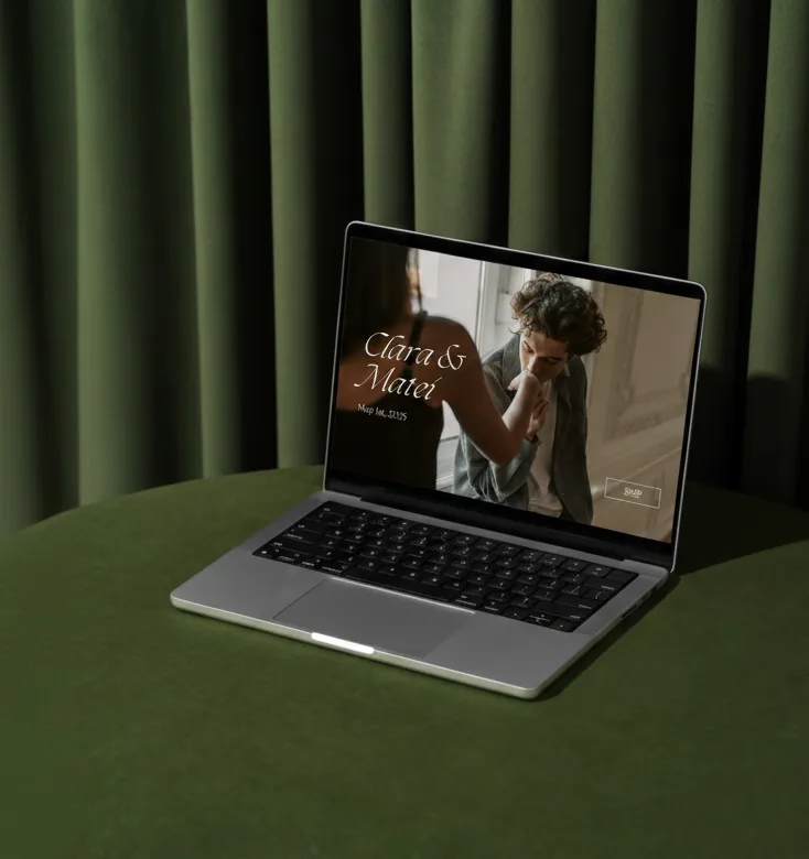 Previzualizare invitație pe laptop